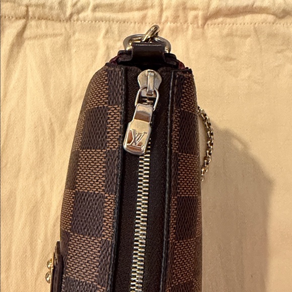 Authentic Louis Vuitton Damier Ebene Eva sling/shoulder bag - Picture 4 of 13